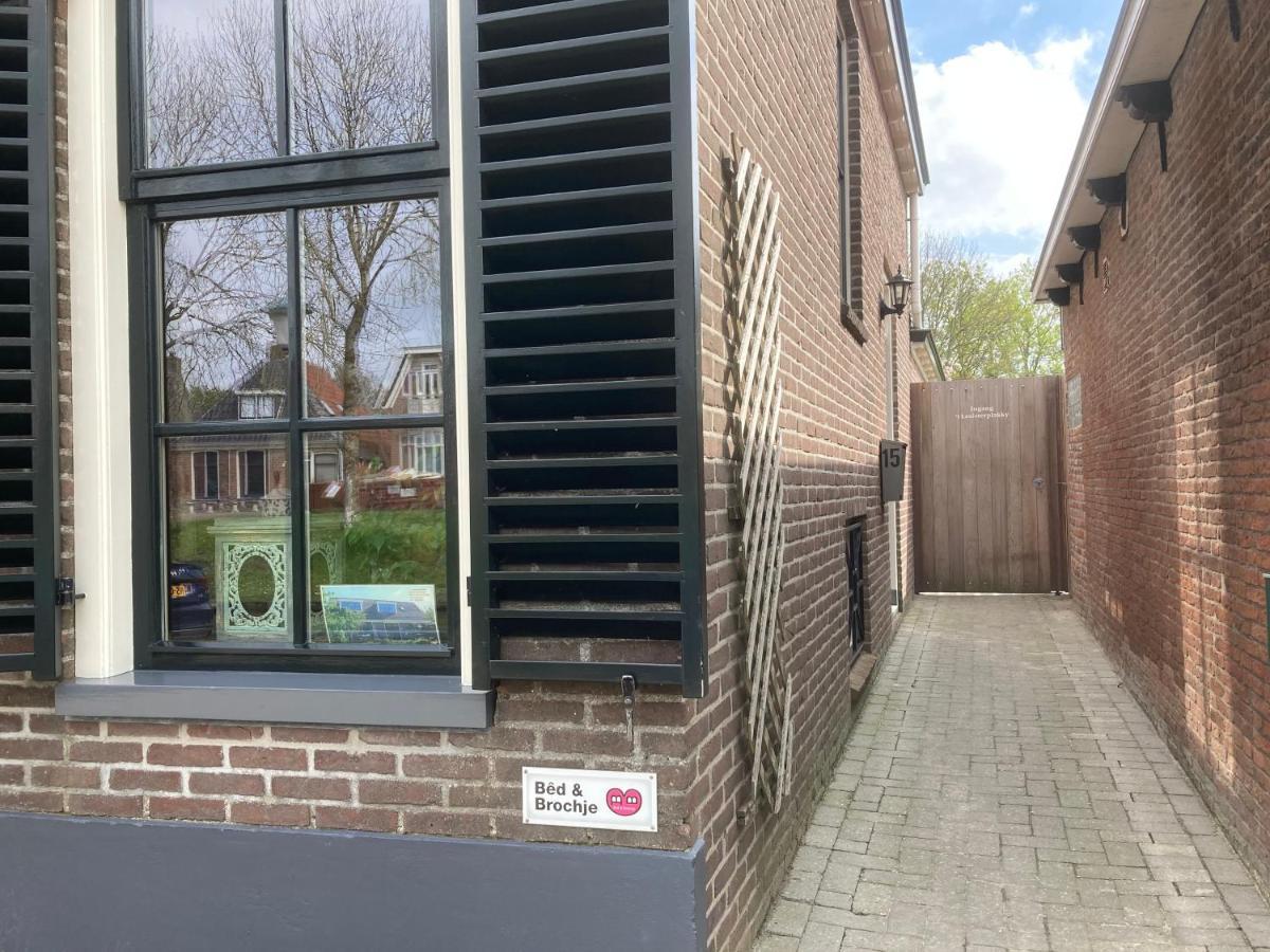 Vakantiehuis 'T Laaisterplakky Zonder Drempels Oude Bildtzijl Eksteriør billede